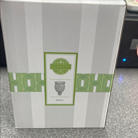 Scentsy Whoot Warmer price firm no offers - Picture 1 of 2